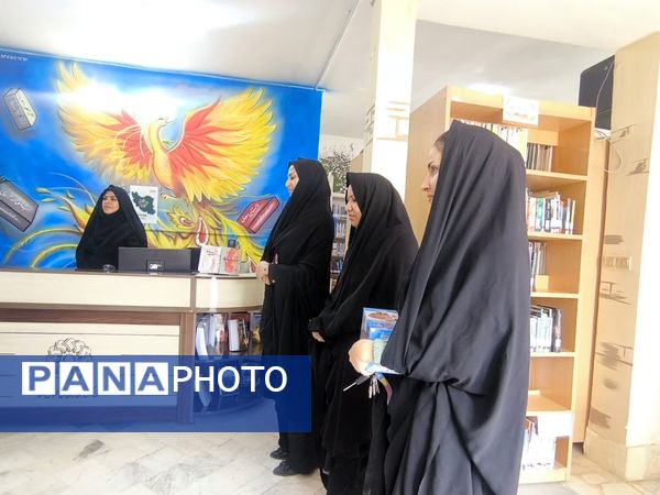 بازدید عوامل اجرایی دبستان شهید پسندیده از کتابخانه فدک فدافن