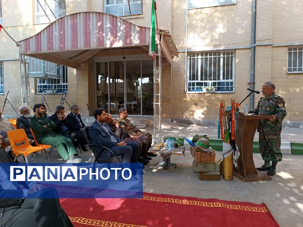 گرامیداشت هفته دفاع مقدس در اداره آموزش و پرورش ناحیه ۳ مشهد