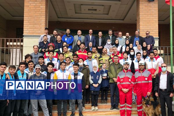 اجرای مانور زلزله با حضور مسئولان در مدرسه استاد مطهری رباط‌کریم