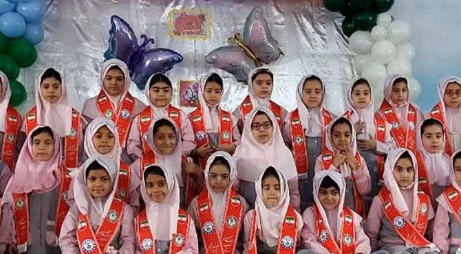 جشن روز مادر و پیمان نو پیشتازان در دبستان شهید سرافراز