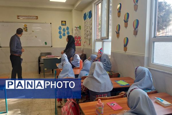 بازدید گروه های آموزشی از کلاس های دبستان خورسندیان دو