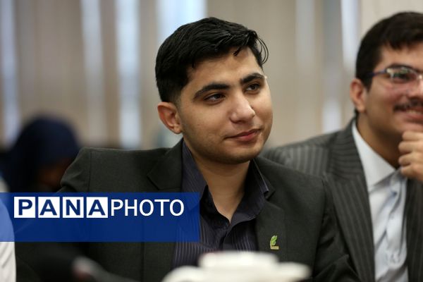 نشست اعضای کارگروه تدوین سند دوازدهمین دوره مجلس دانش‌آموزی جمهوری اسلامی ایران 