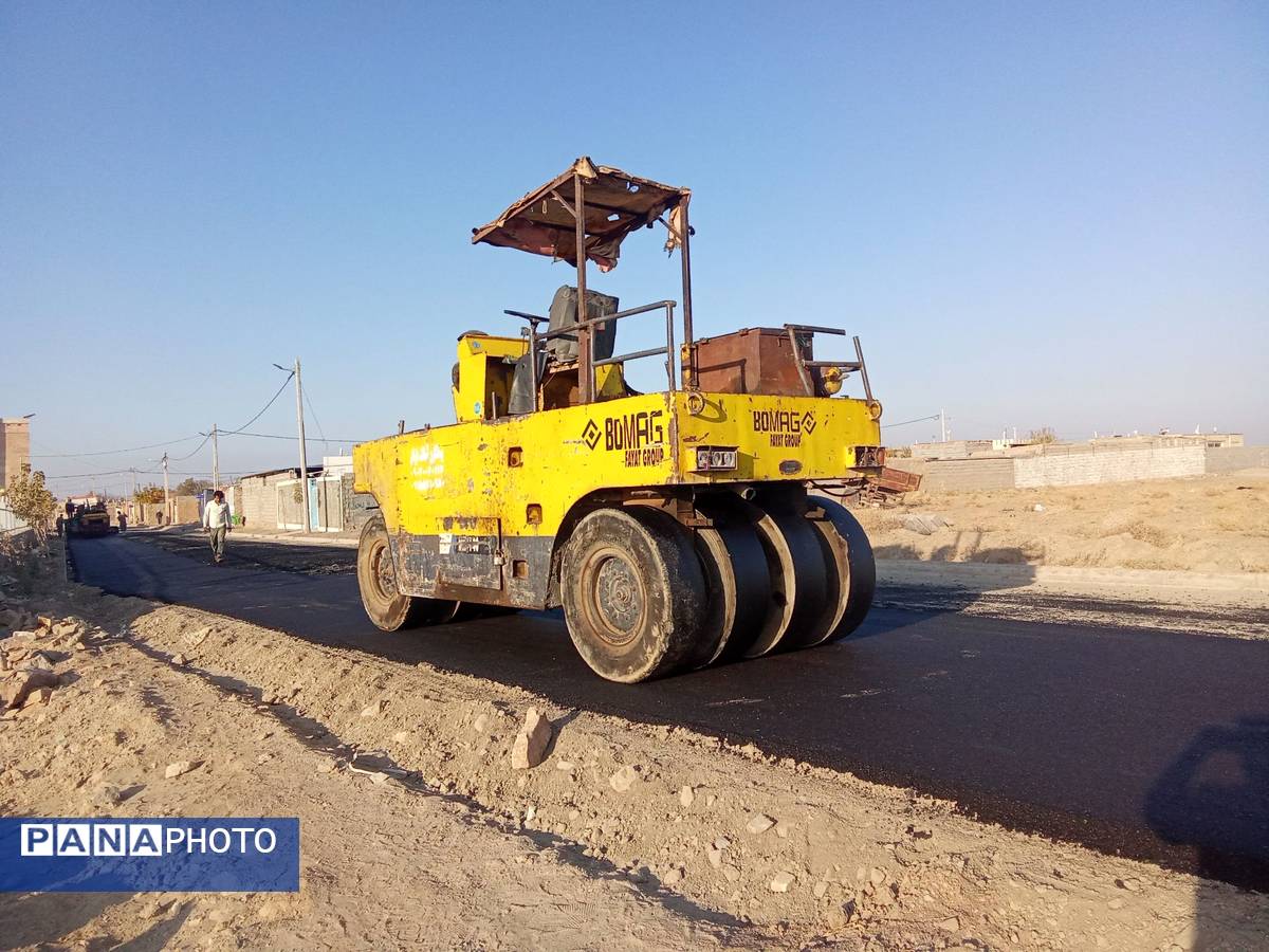آغاز عملیات آسفالت ریزی در روستای درخت سنجد 