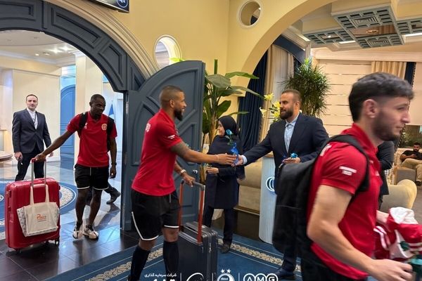 کاروان تیم المحرق بحرین وارد تهران شد