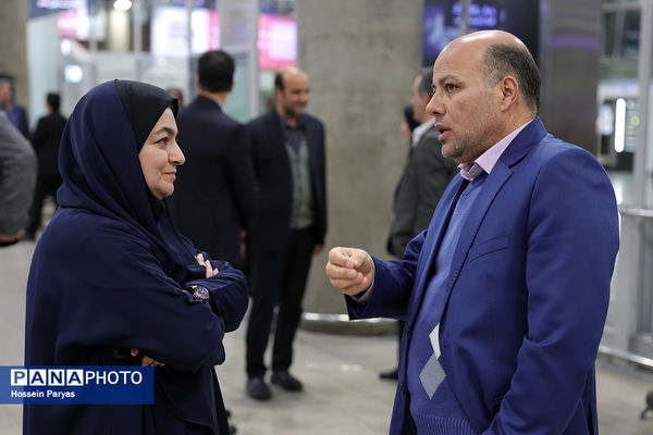 بازگشت طلایی‌پوشان بلندقامت دانش‌آموز ایران با کاپ قهرمانی