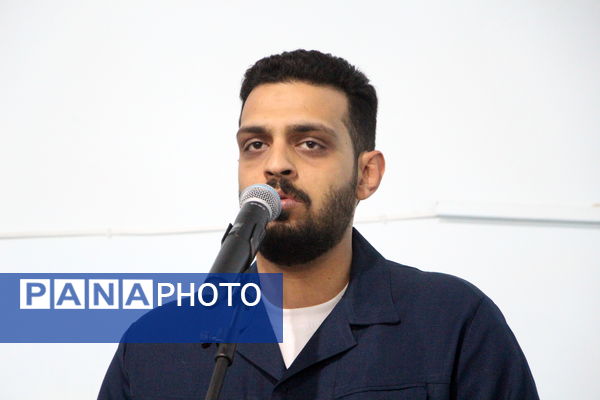 رونمایی از کتاب «علاقه‌بند مردم» در یزد 