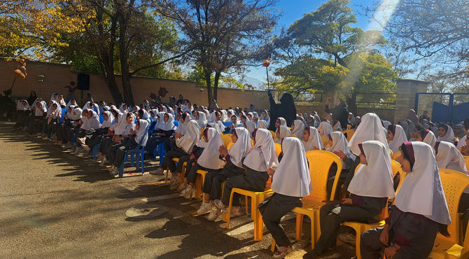 مدرسه محدثه مهاجران، غرق در شادی و نشاط دانش‌آموزی
