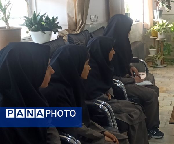  جلسه اول شورای دانش آموزی دبیرستان نمونه اندیشه 