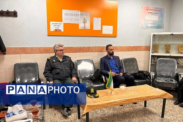 جلسه هماهنگی مانور زلزله در مدرسه شایستگان شهرستان قدس