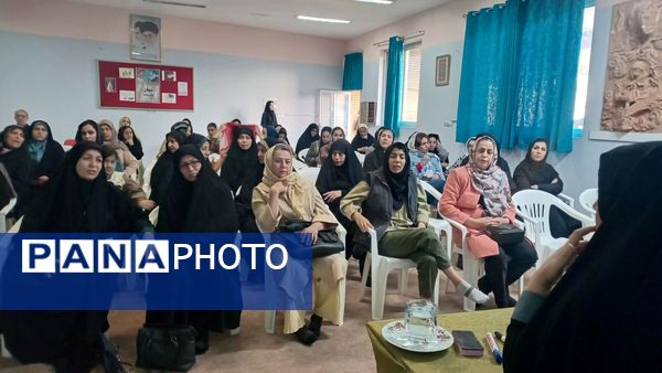 کارگاه آگاهی‌بخشی و پیشگیری از اعتیاد در دبستان لطیفه و دبیرستان فرهنگیان