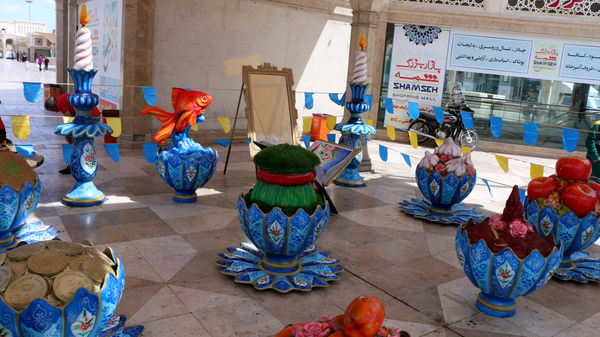 خدمات‌رسانی ستاد تسهیلات و راهنمای زائران نوروزی در قم
