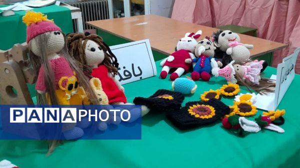 نمایشگاه هنرهای تجسمی امید فردا در دبیرستان دخترانه معلم (دوره اول متوسطه)