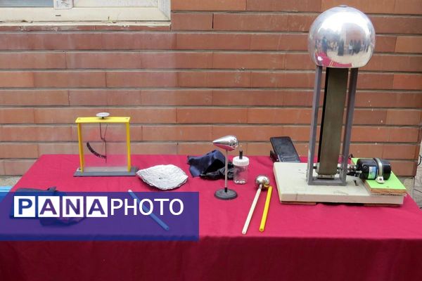 مراسم هفته پژوهش در دبیرستان بانو عفت آهنگری شهرری