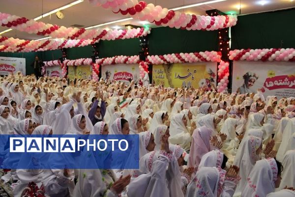 جشن عبادت ۱۳۰۰ نفر از دختران منطقه ۱۰ در مهدیه امام حسن مجتبی(ع)