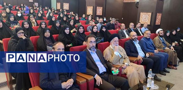 اختتامیه ششمین اجلاسیه نماز  در آستان امامزاده طاهر (ع) کرج