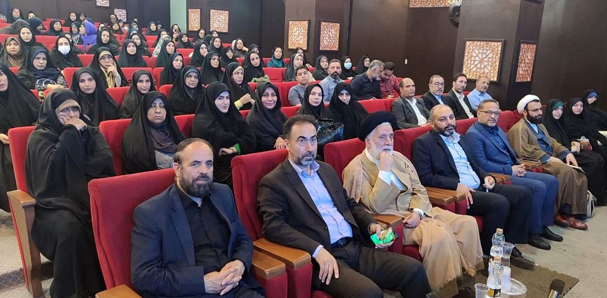 اختتامیه ششمین اجلاسیه نماز  در آستان امامزاده طاهر (ع) کرج
