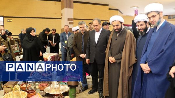 بازدید معاون وزیر از نمایشگاه دستاوردهای کانون‌های فرهنگی و تربیتی استان آذربایجان‌شرقی