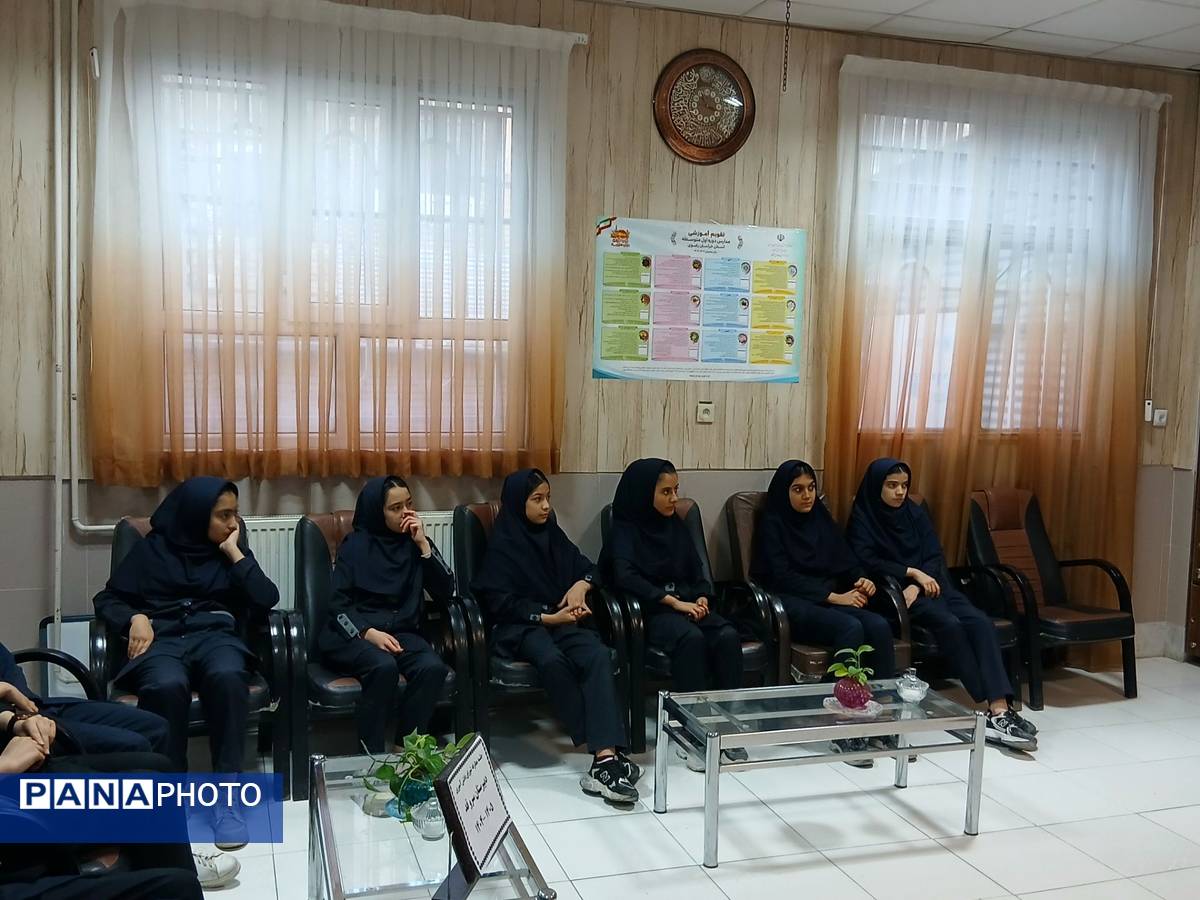 جلسه شورای دانش آموزی دبیرستان سروقد