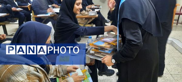 جشن روز دانش آموز در دبیرستان مهشید مصلی نژاد 