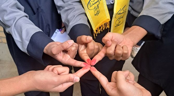 درس ایثار در انتخابات شورای دانش‌آموزی