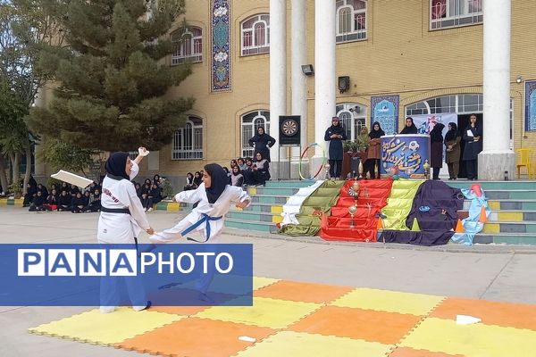 برگزاری المپیاد درون مدرسه‌ای در دبیرستان محمودیه تربت‌حیدریه