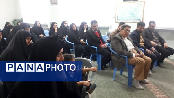 کارگاه آموزشی مربیان پیشتاز شهرستان ابرکوه