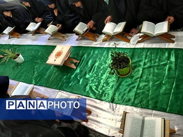 برپایی محفل قرآنی در دبیرستان دارالزهرا(س) قم