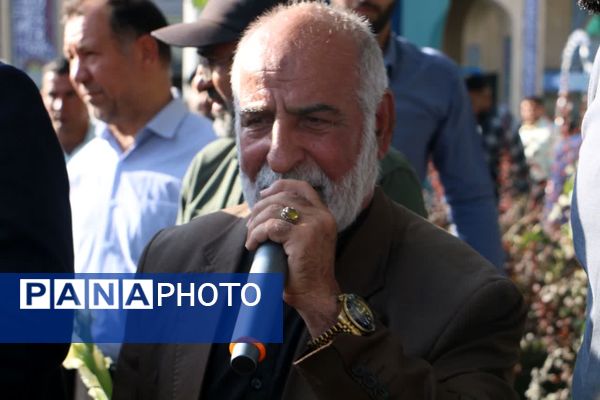 گلباران مزار شهدا به‌مناسبت هفته دفاع مقدس در آستان مقدس امامزاده بی‌بی سکینه ملارد