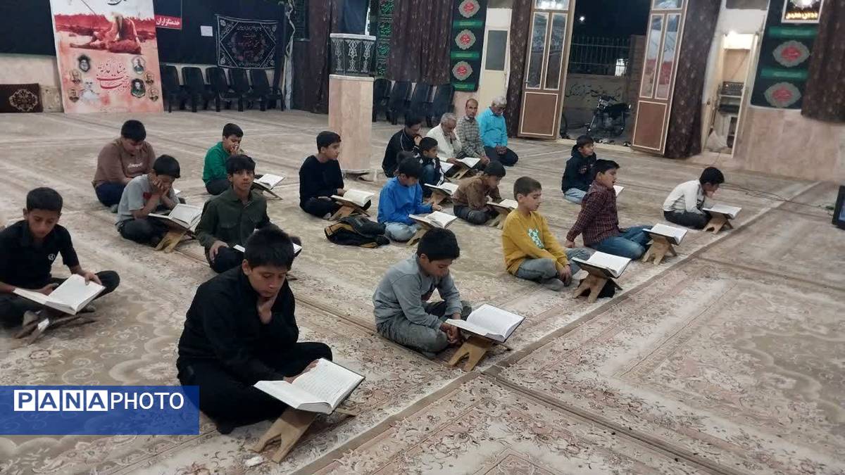 مراسم معنوی قرائت قرآن شهدای فدافن در حسینیه شاهزاده قاسم