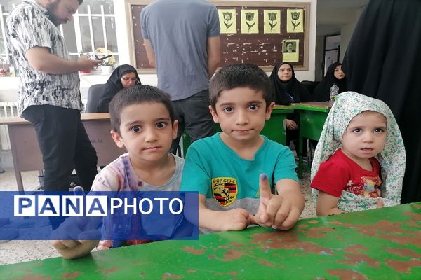مردم ایران کار ناتمام ۸ تیر را پرشورتر تمام کردند