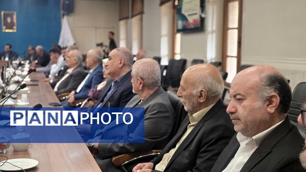 آیین رونمایی از پوستر بیست‌وهفتمین جشنواره خیرین مدرسه‌ساز استان اصفهان