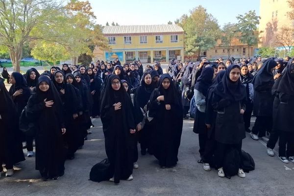 زنگ مهر در دبیرستان شاهد تقوا پیشگان ناحیه ۴ مشهد نواخته شد