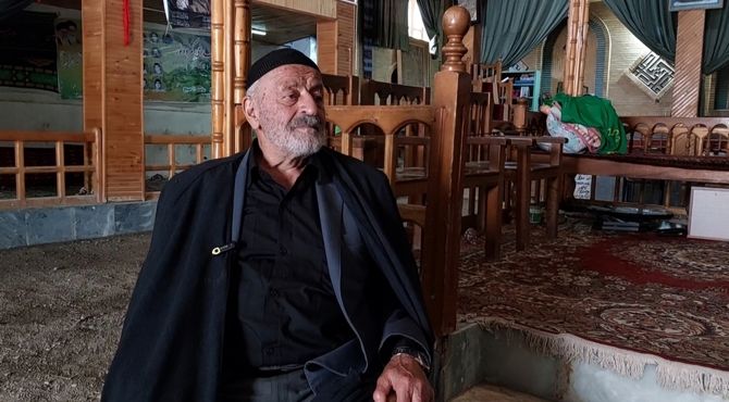 پرچم امام حسین(ع) را برافراشته نگه دارید