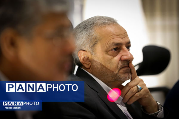 نشست صمیمی وزیر آموزش و پرورش با معلمان نمونه کشوری