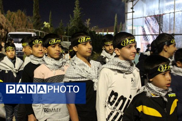 بازدید دانش‌آموزان بسیجی از نمایشگاه بزرگ قله افتخار 