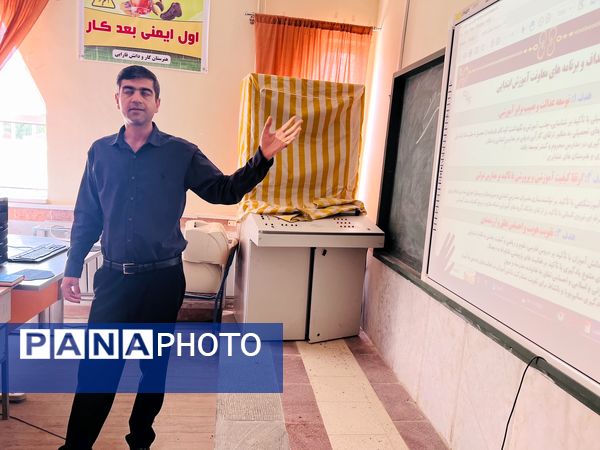 برگزاری روز دوم کارگاه توانا با حضور جمعی از مدیران و معلمان در سملقان