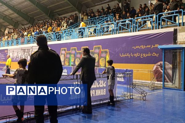 جدال حساس هفته دوم لیگ برتر با برتری قاطع میهمان پایان یافت