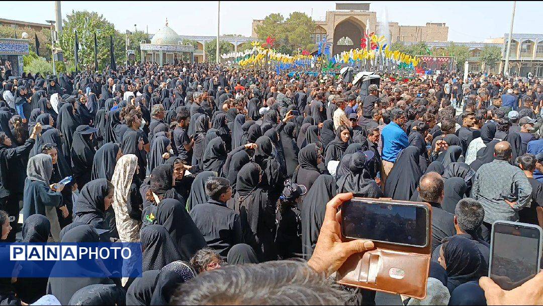 آیین پیاده‌روی جاماندگان اربعین حسینی در منطقه بادرود 