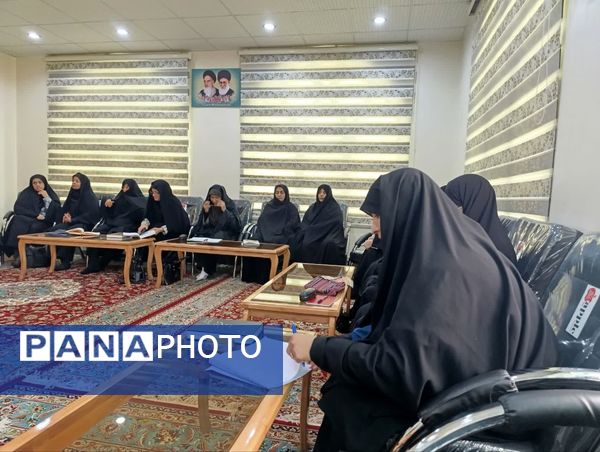 سلسله جلسات بانوی مؤثر و کنش گر در شهرستان کاشمر