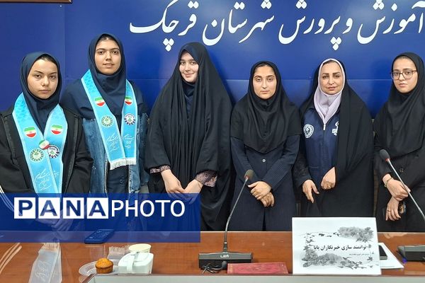 جلسه هم‌افزایی و توانمندسازی دانش‌آموزان جدیدالورود خبرگزاری پانا قرچک