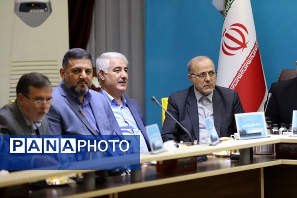 نشست مشترک کمیسیون آموزش، تحقیقات و فناوری مجلس با وزیر آموزش و پرورش 