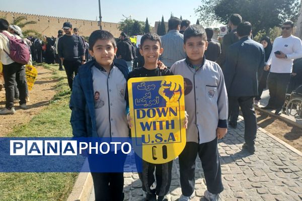 طنین حماسه در گام‌های دانش‌ آموزی