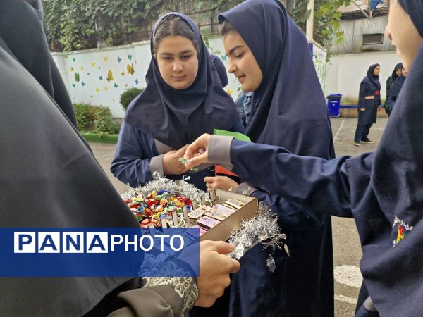 دبیرستان شاهد خیام میزبان جشنی پرشور به مناسبت روز دانش‌آموز