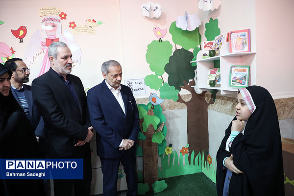 آیین تجهیز ۴۰۰۰ کتابخانه کلاسی با حضور وزیر آموزش و پرورش