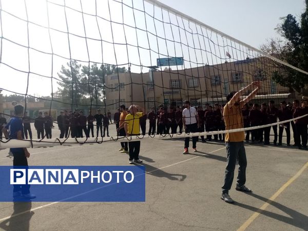 آغاز رقابت‌های ورزشی دبیرستان نمونه آیت‌الله خامنه‌ای 
