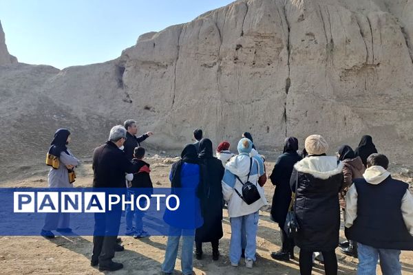 شاهنامه‌خوانی در دل تاریخ؛ بازدید فرهنگی اعضای کارگاه شاهنامه‌خوانی از قلعه ایرج پیشوا