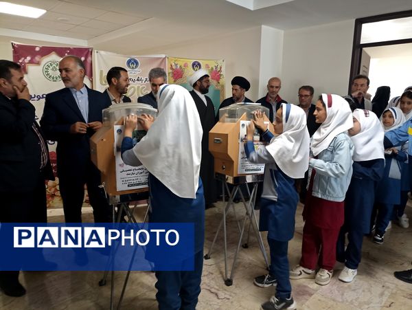 برگزاری آیین جشن عاطفه‌ها در زنجان 