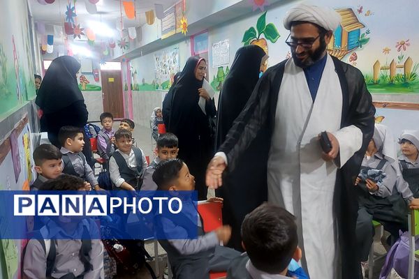 برگزاری جشن غنچه‌ها در کهریزک 