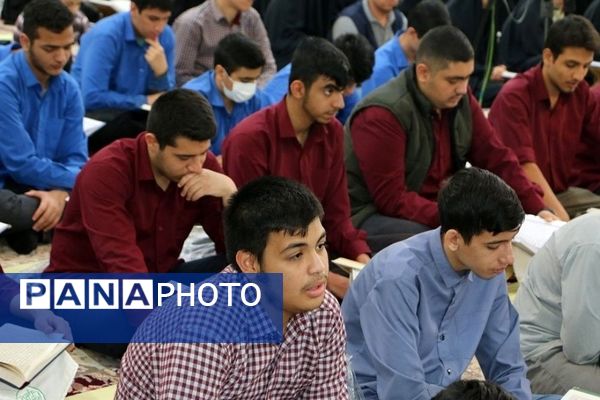 برگزاری محفل انس با قرآن ویژه دانش‌آموزان شهرستان‌های تهران در شهر ری