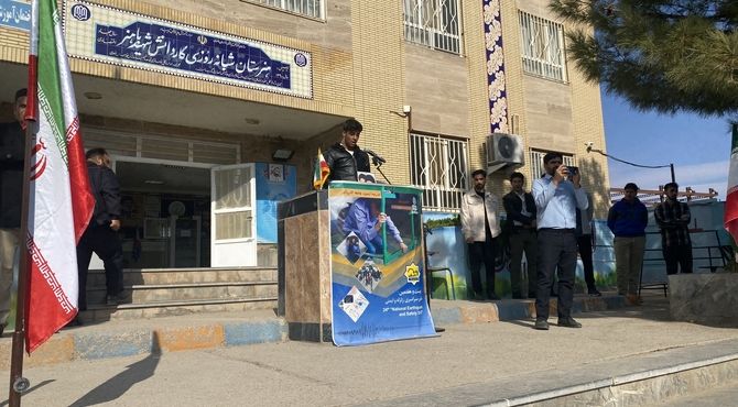  مانور سراسری زلزله در هنرستان شهید باهنر شهرستان باخرز